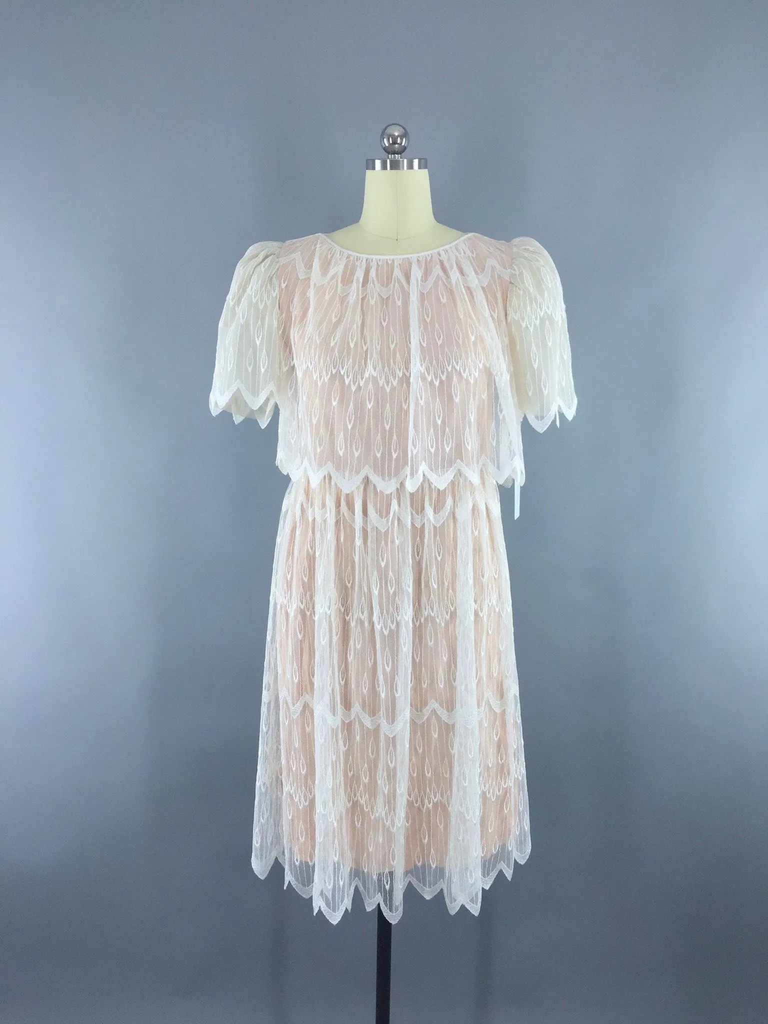 1980s Vintage Lace Cocktail Party Dress