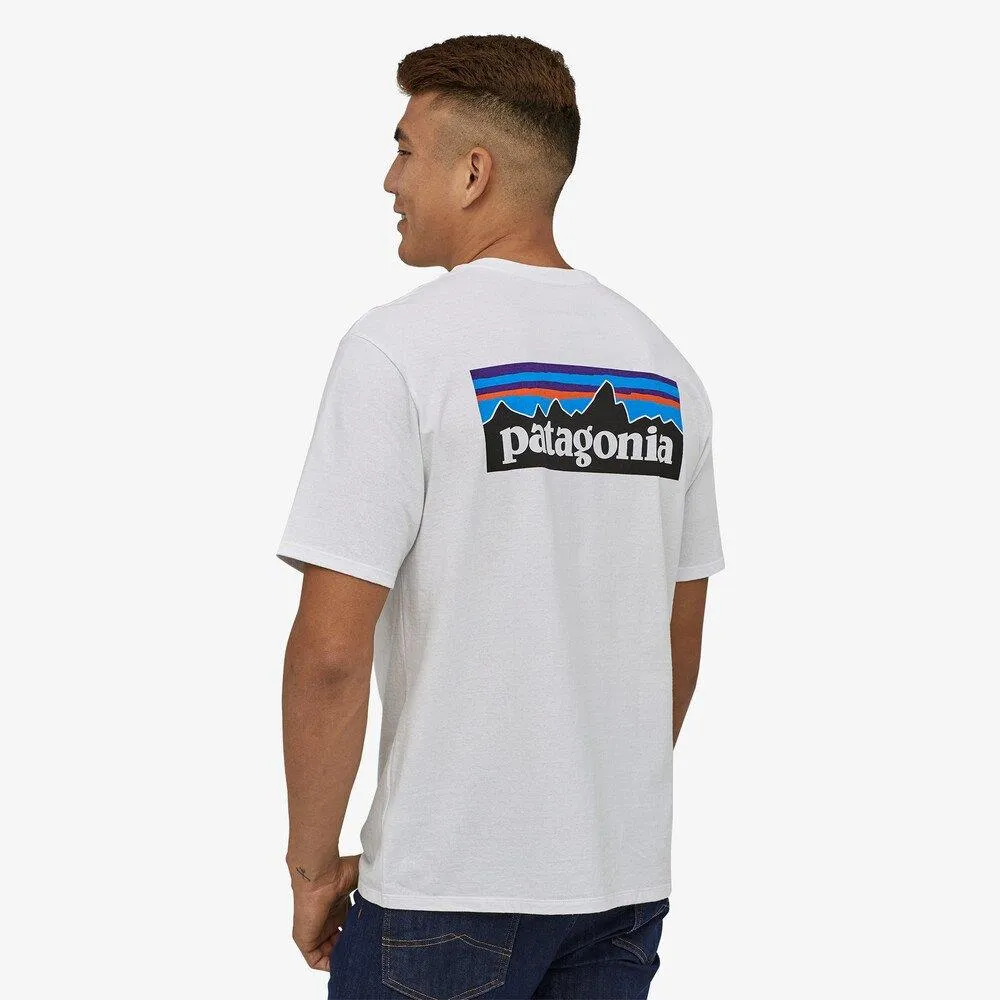 Camiseta Patagonia P-6 Logo Responsibili-Tee Blanca Clásica para Hombre