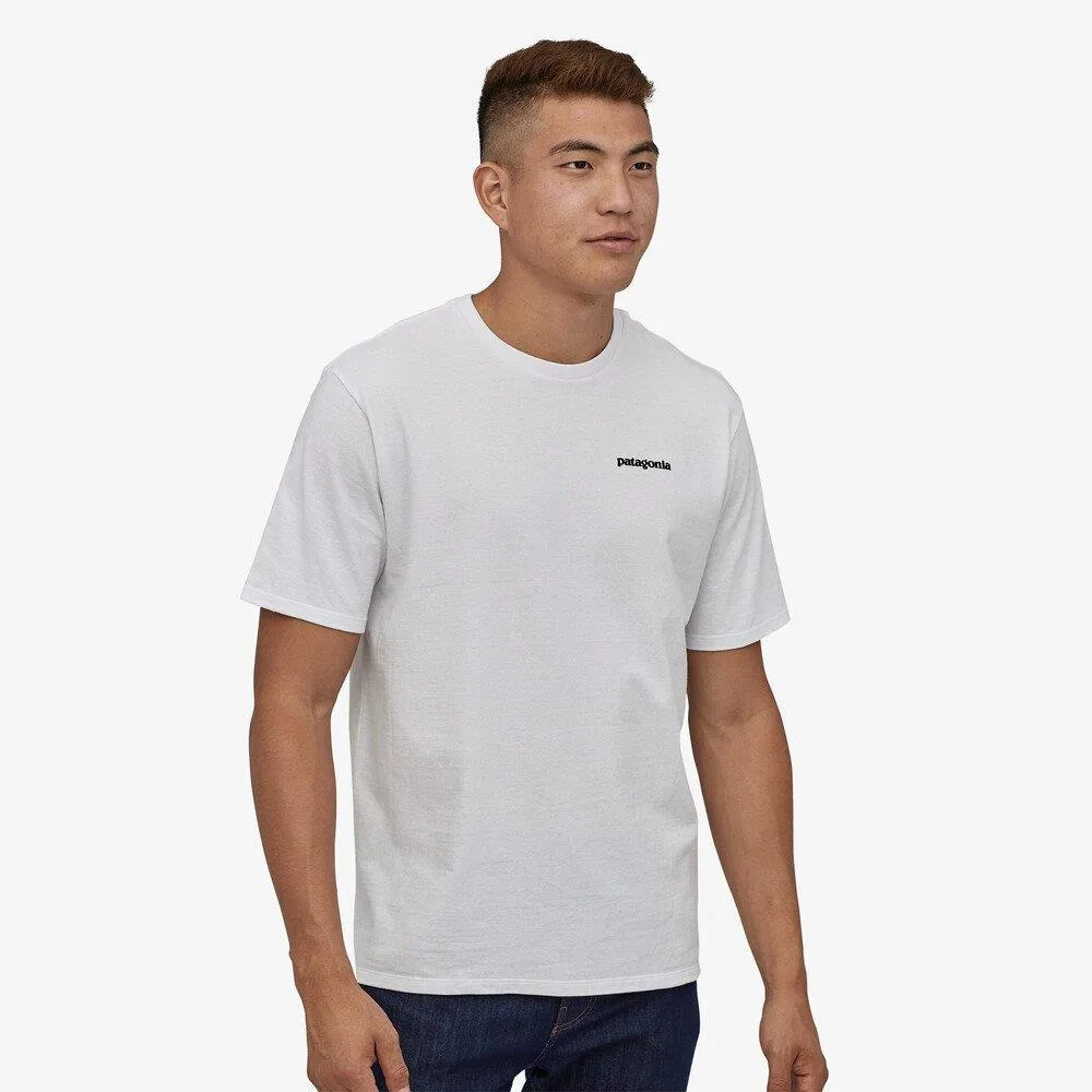 Camiseta Patagonia P-6 Logo Responsibili-Tee Blanca Clásica para Hombre