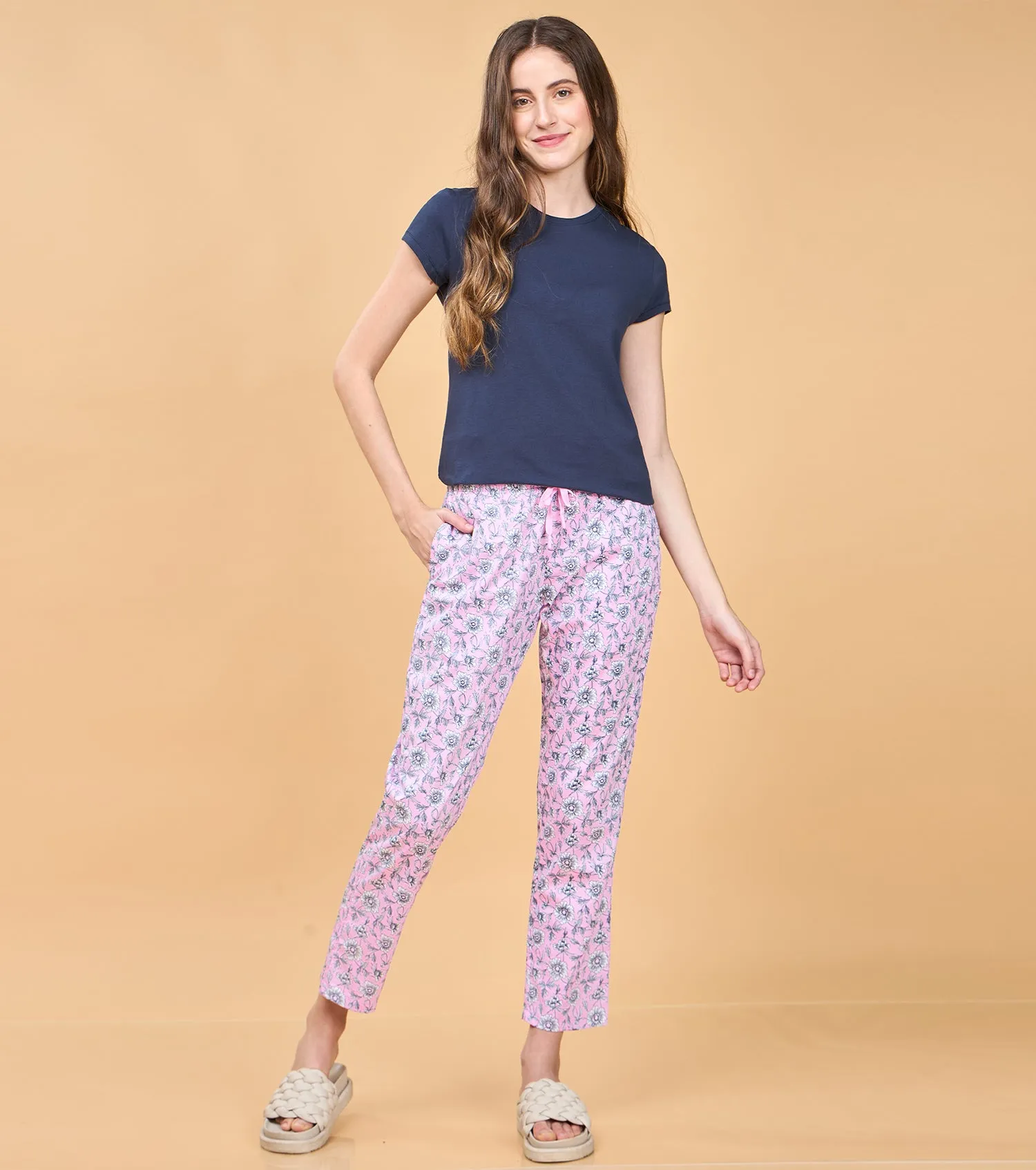 Essentials – E4A5 Hangout Pant Relaxed Fit | Mid Rise | Regular Length