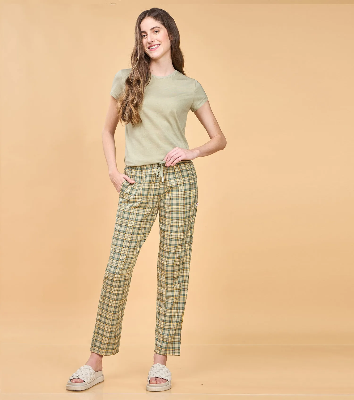 Essentials – E4A5 Hangout Pant Relaxed Fit | Mid Rise | Regular Length