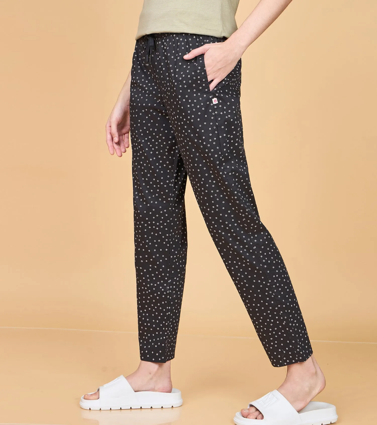 Essentials – E4A5 Hangout Pant Relaxed Fit | Mid Rise | Regular Length