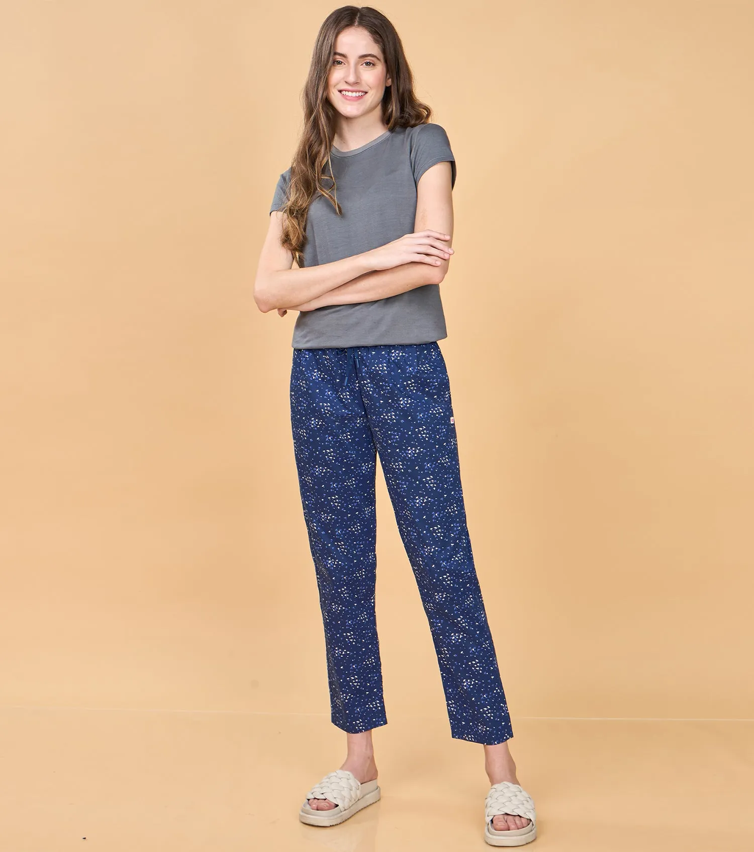 Essentials – E4A5 Hangout Pant Relaxed Fit | Mid Rise | Regular Length