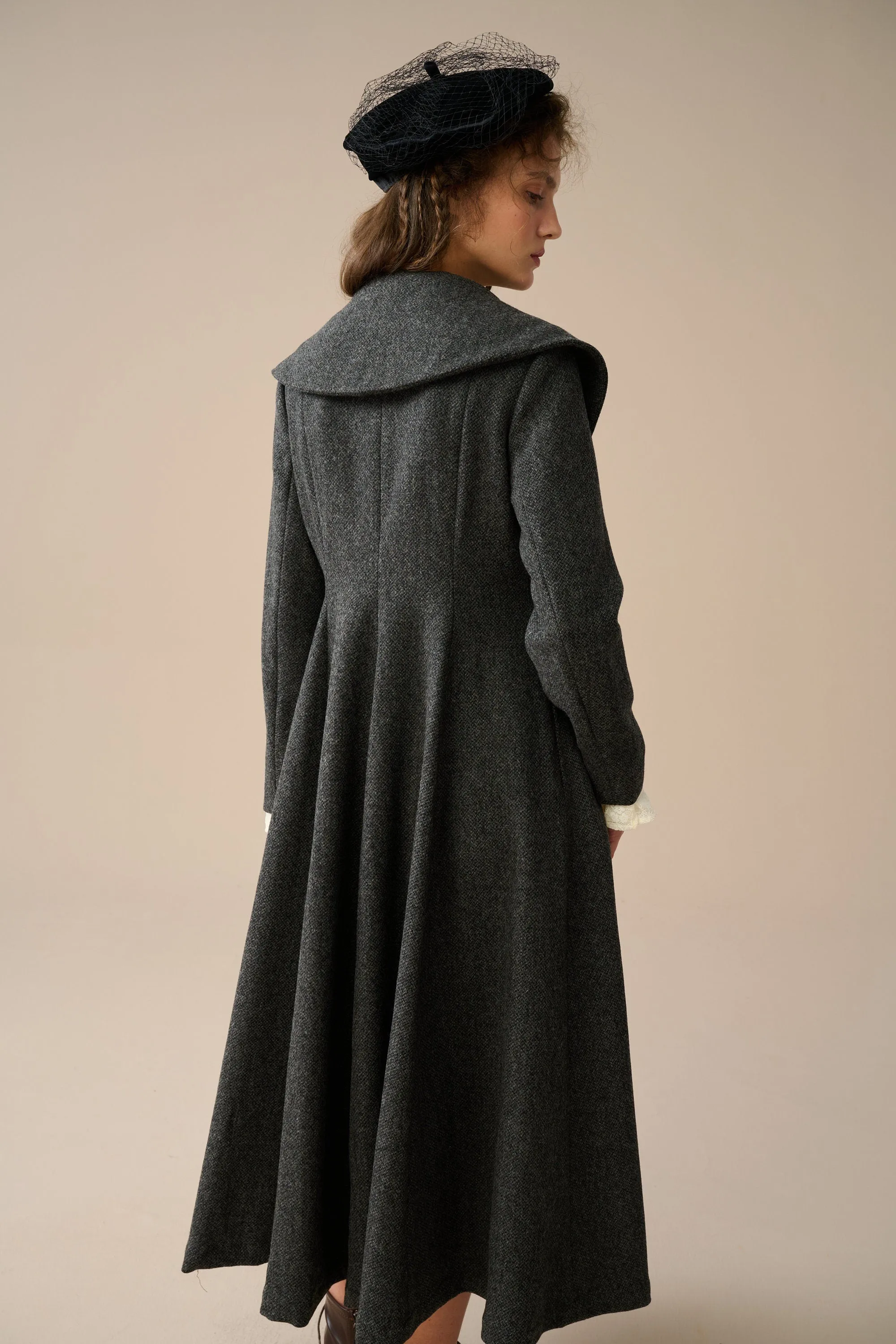 Gemma 17 | 100% wool victorian coat