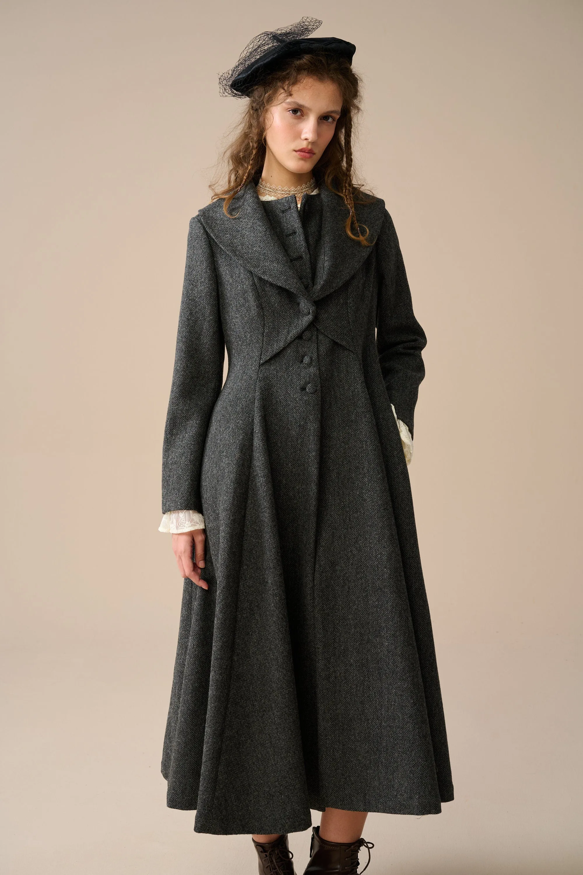 Gemma 17 | 100% wool victorian coat