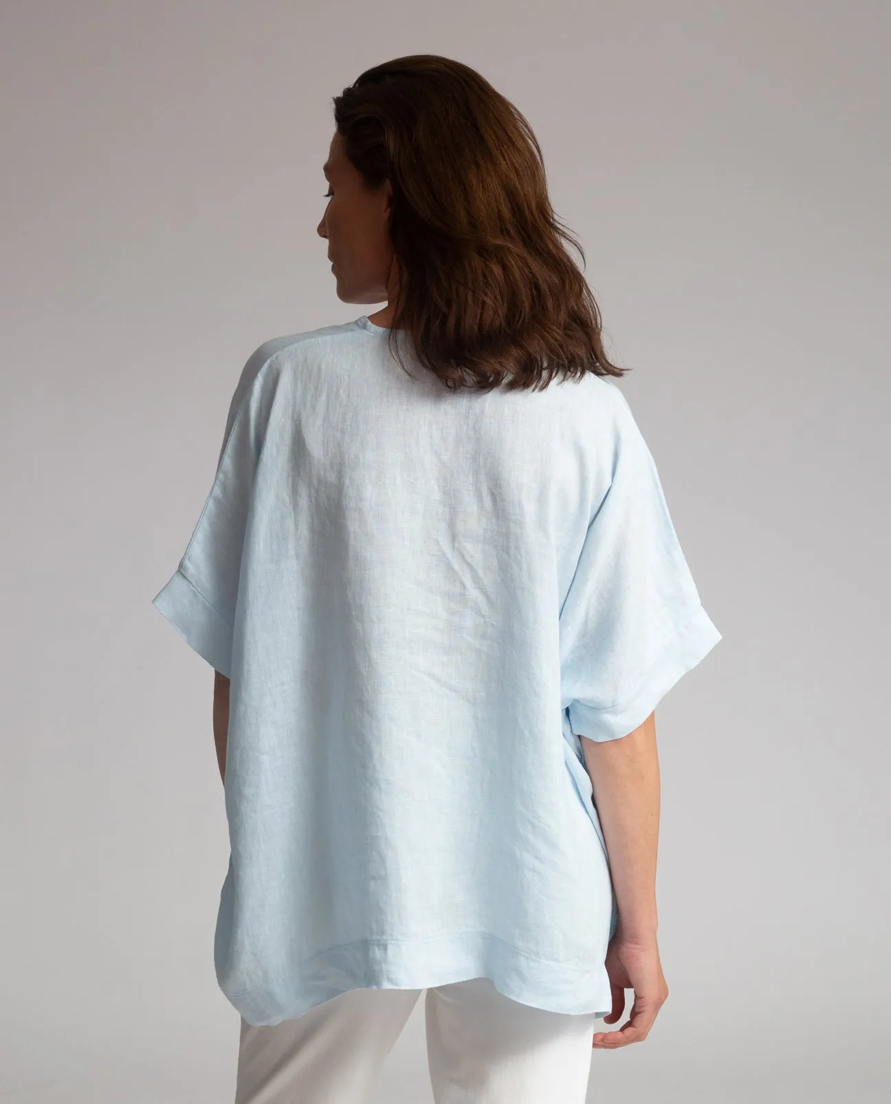 Leonor Linen Top In Pale Blue